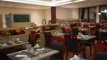 Frühstücksbuffet unter der Woche (20 EUR pro Person)