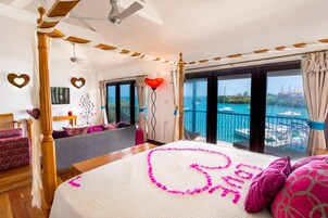 Ropa de cama de alta calidad y caja de seguridad en la habitación 