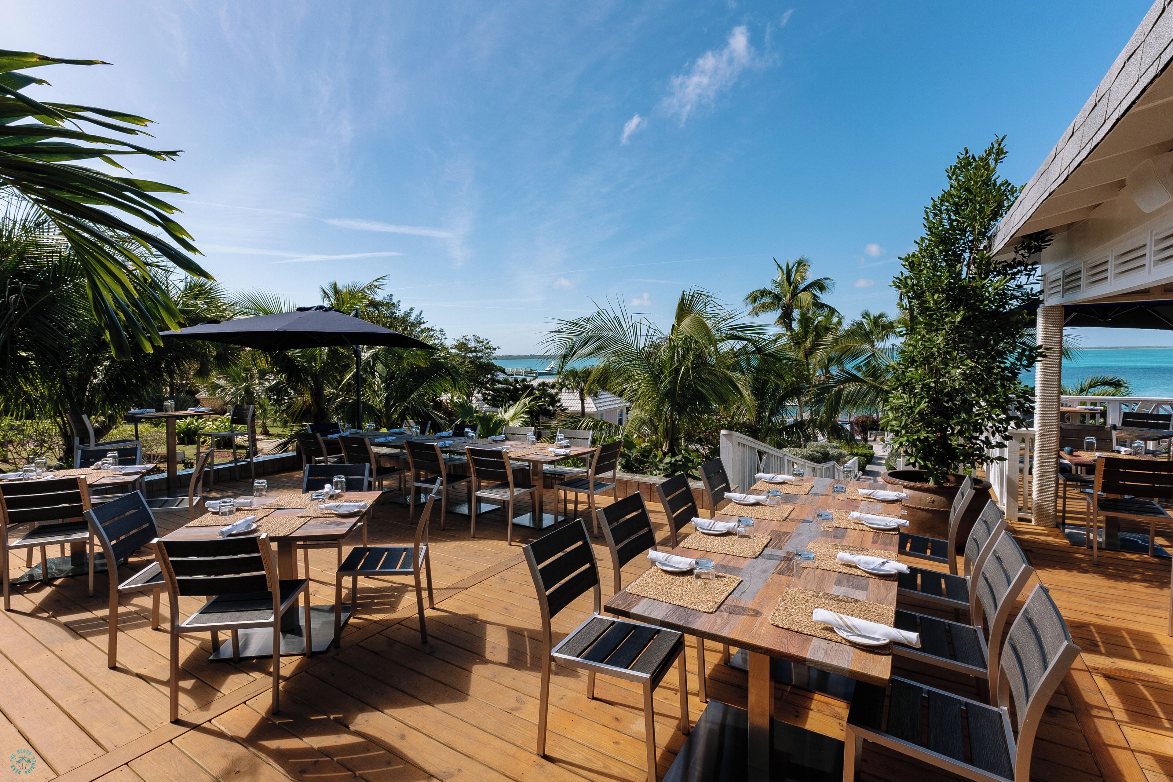 breakfast, lunch and dinner served