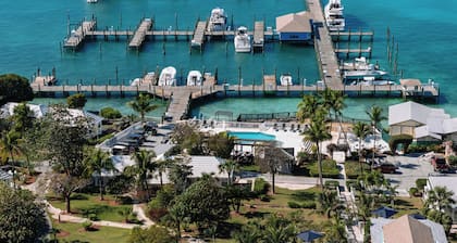 Romora Bay Resort & Marina