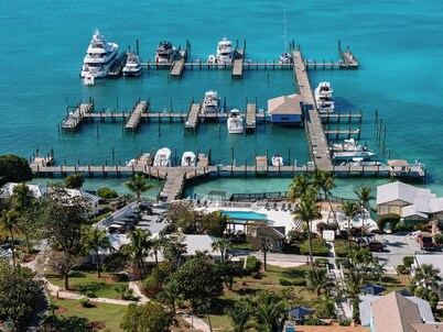 Romora Bay Resort & Marina