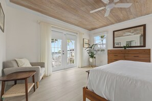 King Room | Roupas de cama premium, cofres nos quartos