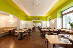 每日供应外卖早餐（每人 EUR 16.5）