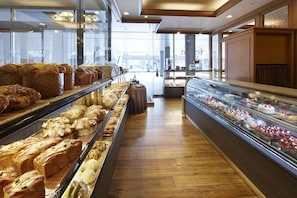 2 restaurants, breakfast, lunch, dinner served; Fusion cuisine