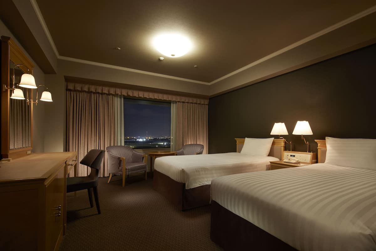 1 bedroom, premium bedding, down comforters, in-room safe