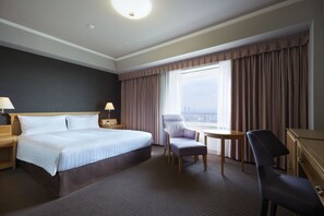 Premium bedding, down duvets, in-room safe, desk - Hotel Agora Regency Osaka Sakai (Sakai)