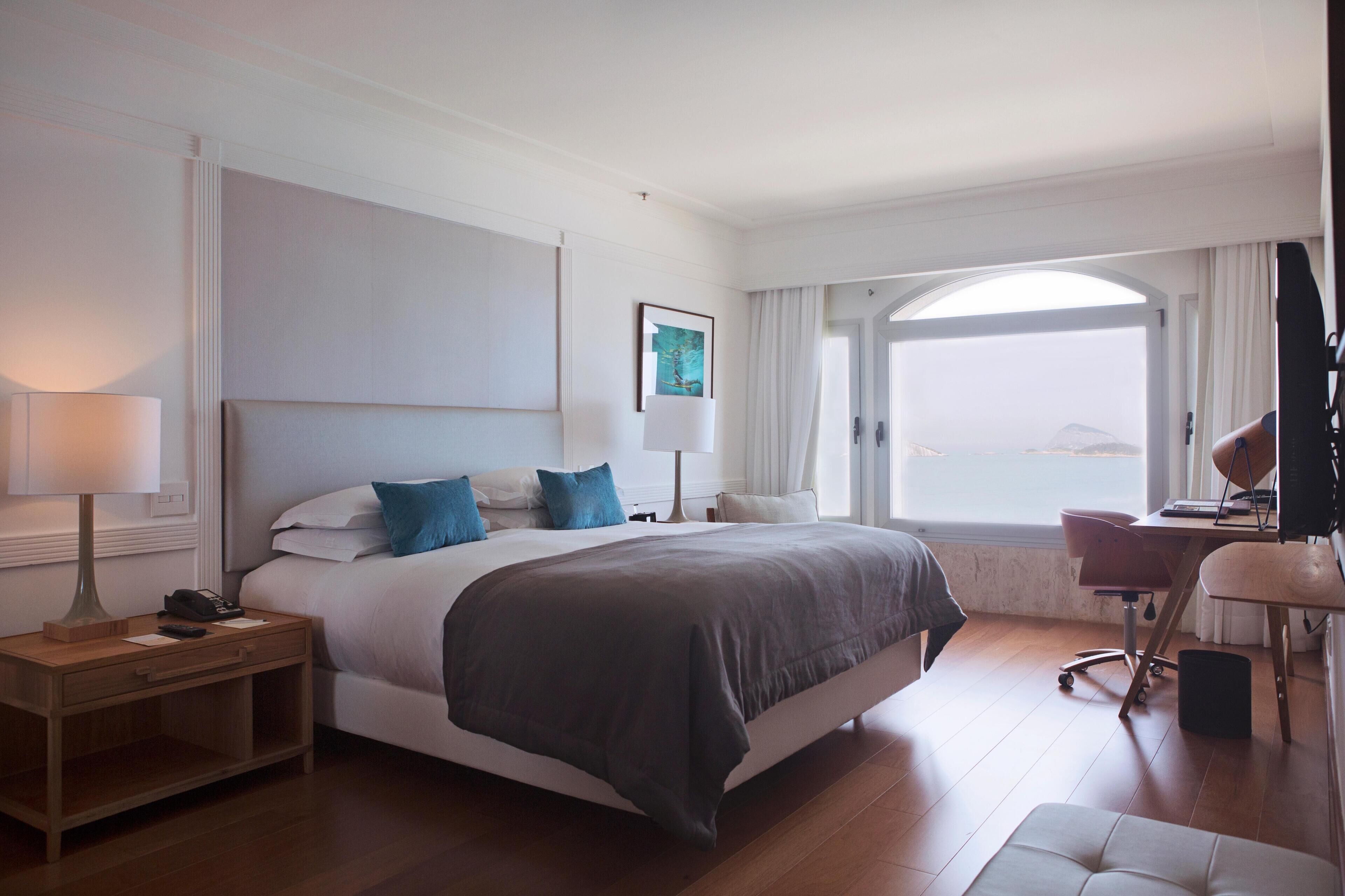 Suite (Prestige) | Hypo-allergenic bedding, minibar, in-room safe, desk