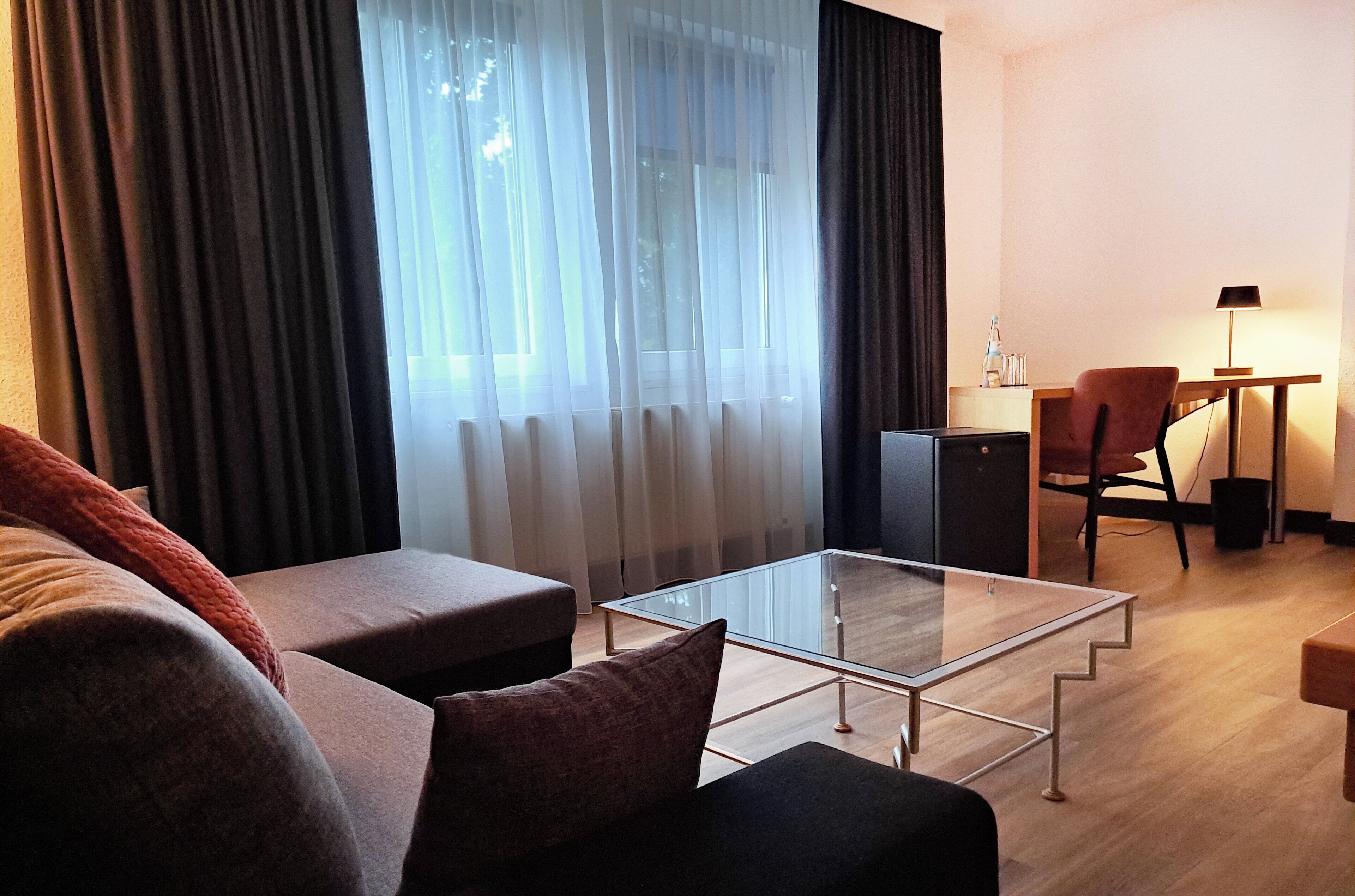 Premium-Zimmer, Mehrere Betten (Up to 3 Adults) | Allergikerbettwaren, Schreibtisch, Verdunkelungsvorhänge