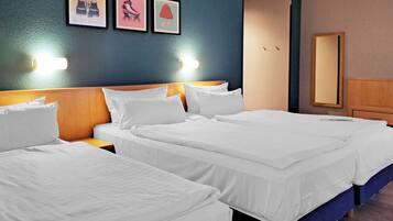 Standard Room, 2 Single Beds (Up to 3 Guests)
