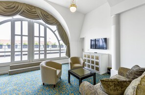 Savoy Suite with Terrace | Minibar, in-room safe, desk, laptop workspace