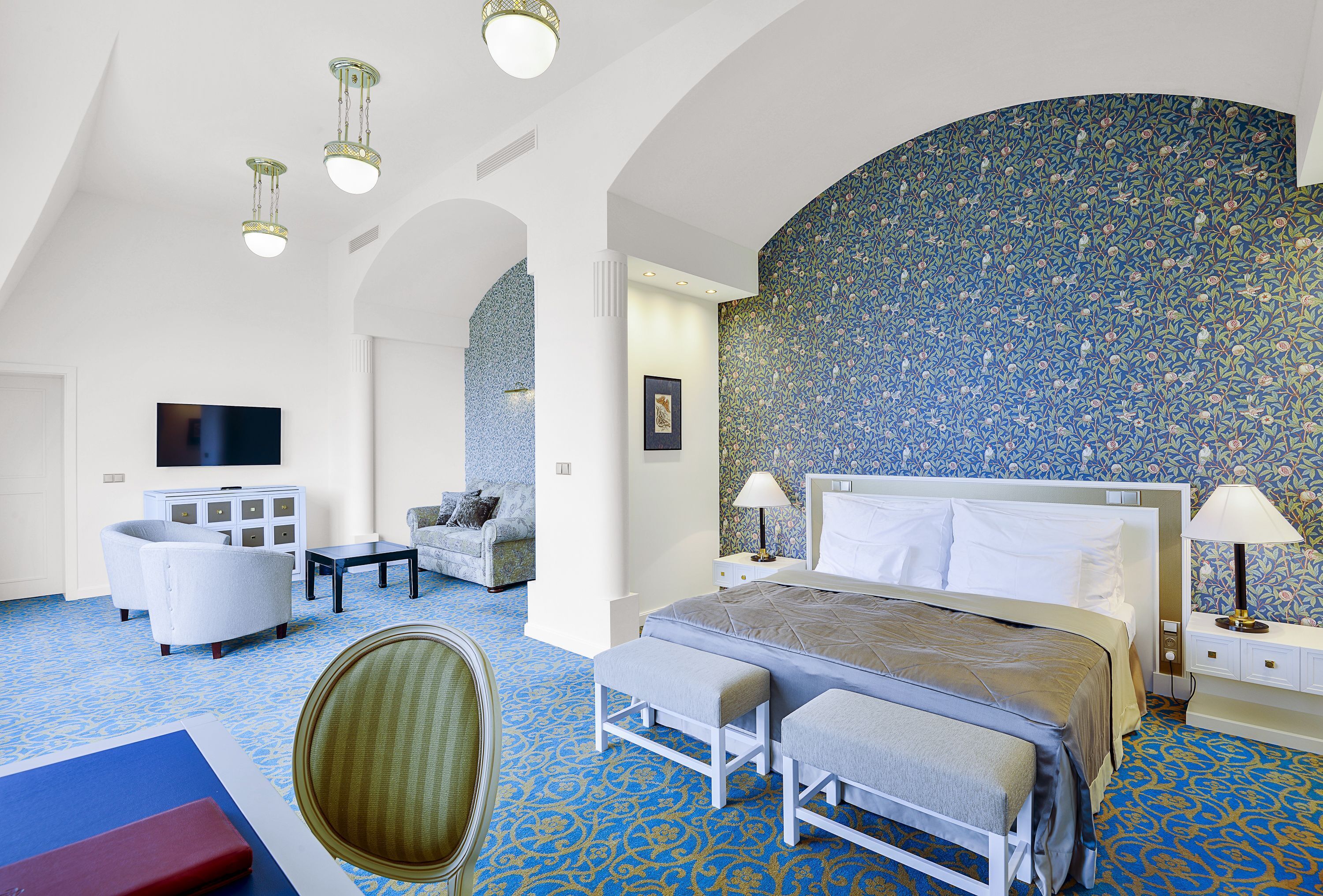 Minibar, in-room safe, desk, laptop workspace