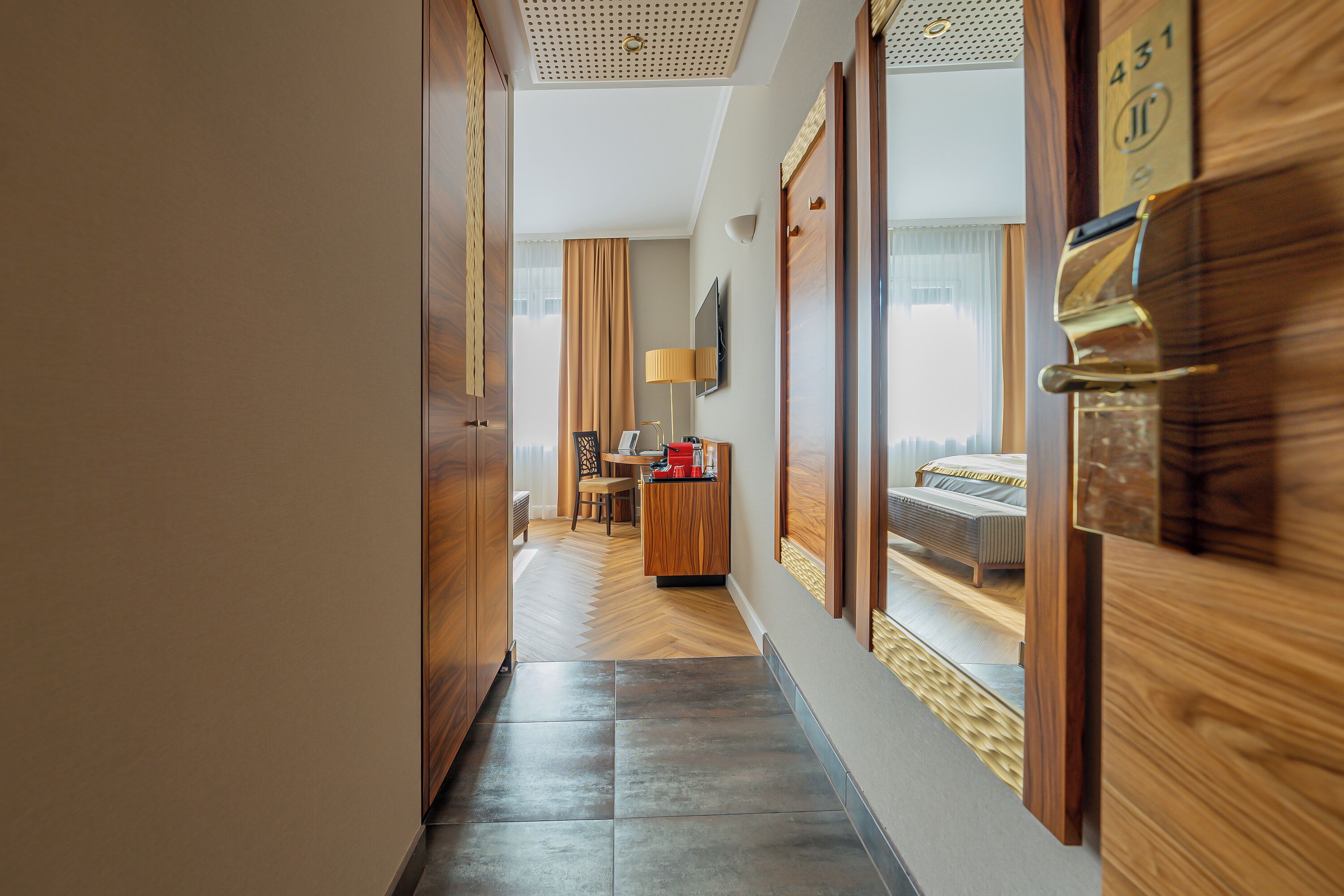 deluxe room (moderner jugendstil) | premium bedding, pillow-top beds, in-room safe, individually decorated