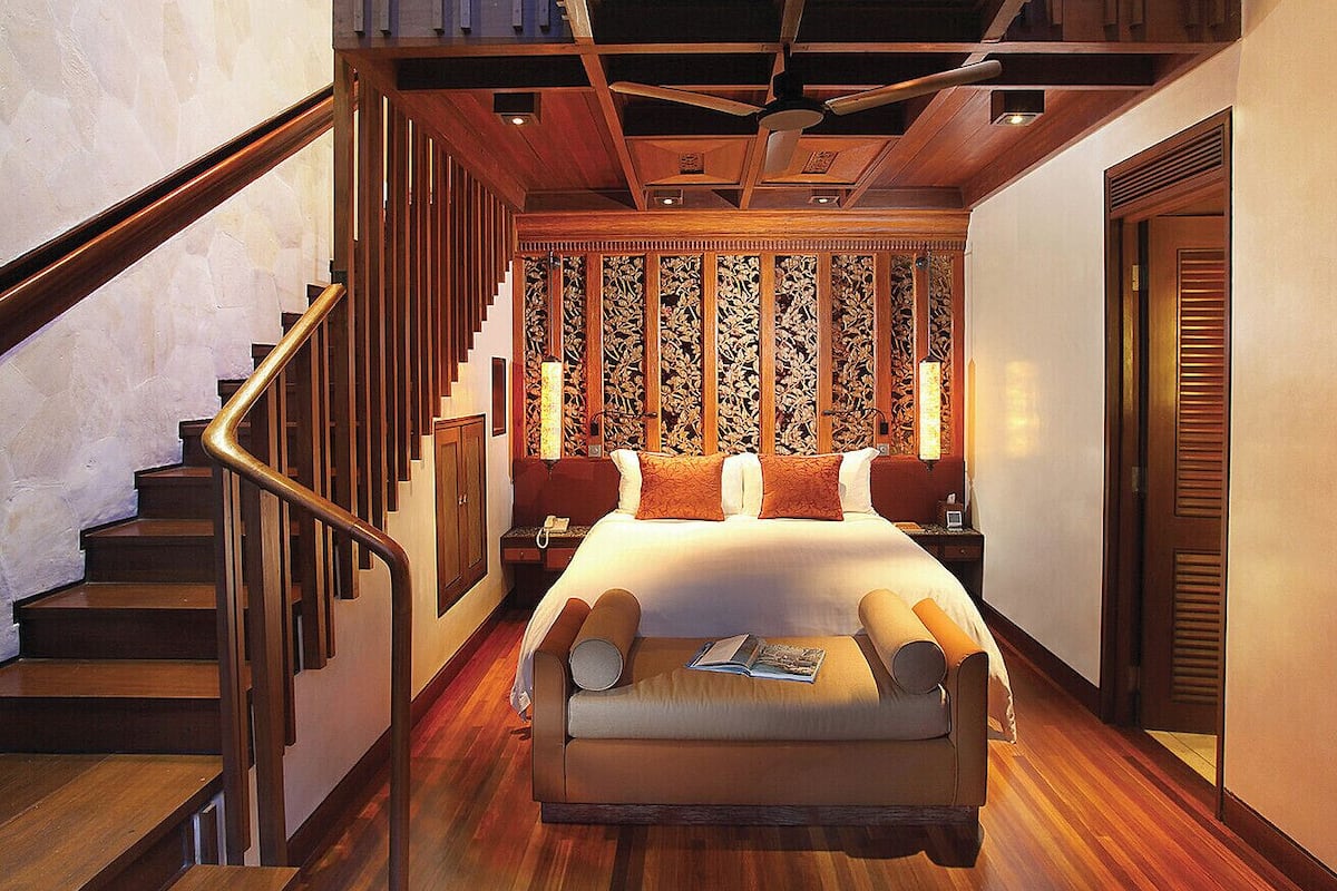 One Bedroom Duplex Suite | Minibar, in-room safe, desk, blackout drapes