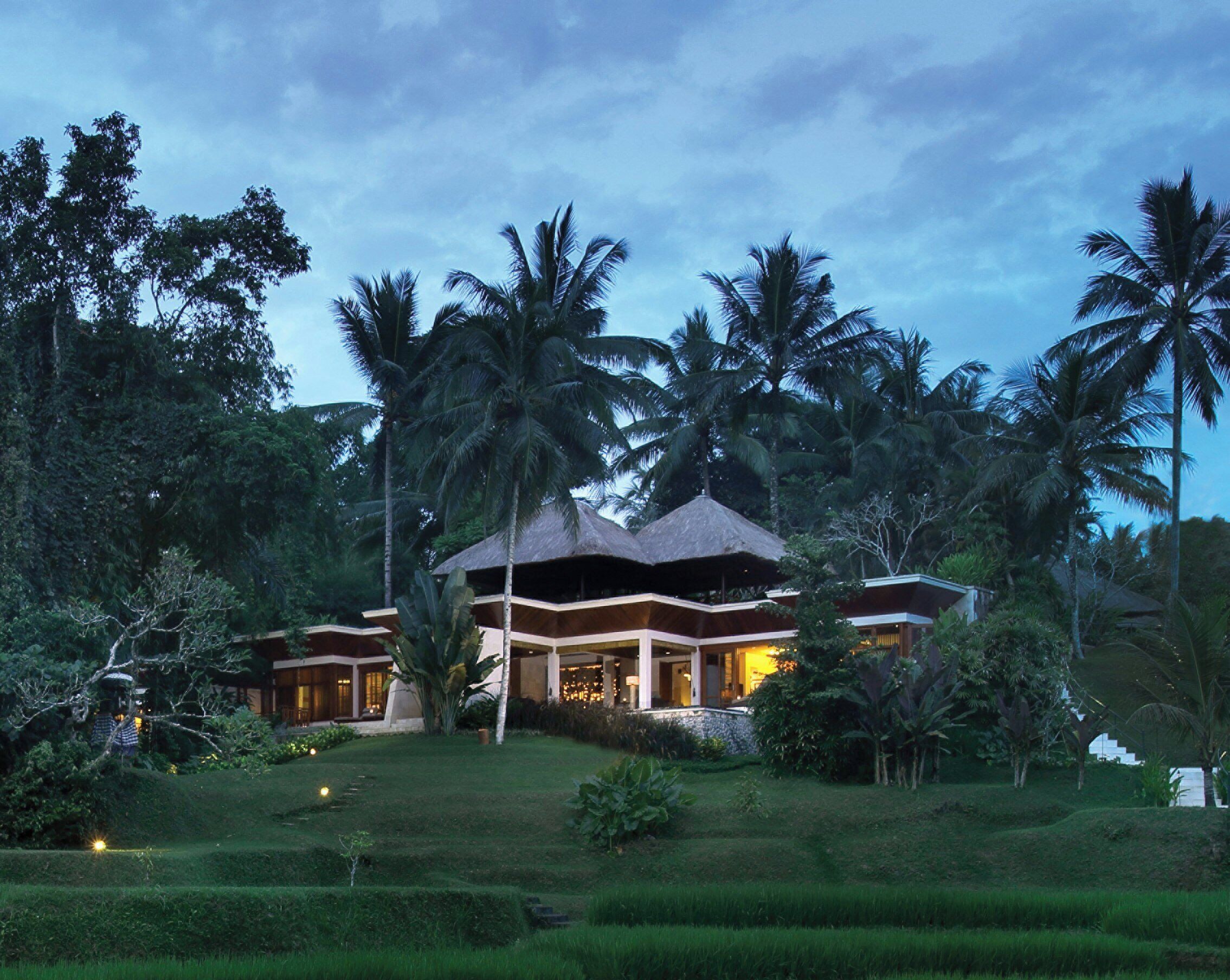 المنشأة من الخارج