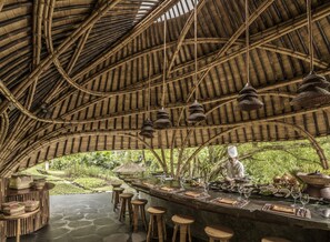 3 restaurants, breakfast, lunch, dinner served; Indonesian cuisine