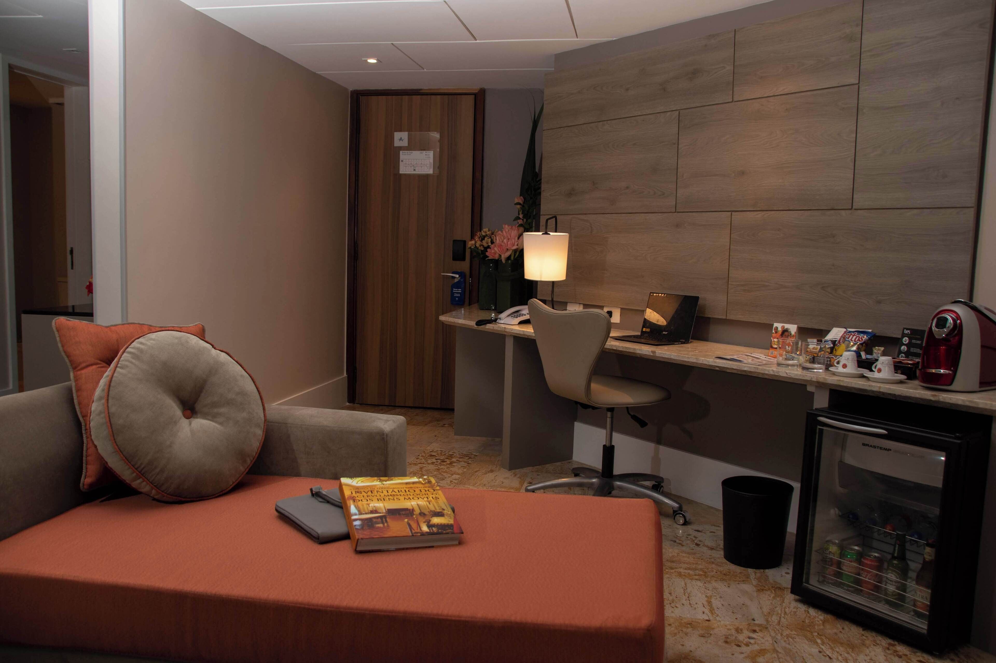 suite | 1 bedroom, minibar, in-room safe, desk