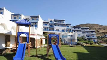 Children’s play area – outdoor