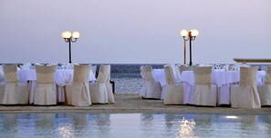 Outdoor banquet area - Golden Beach Tinos (Tinos)