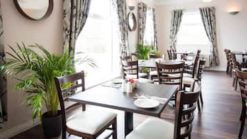 Lunch and dinner served, Irish cuisine