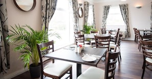 Lunch and dinner served, Irish cuisine
