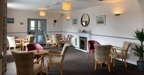 Lobby sitting area - Carna Bay Hotel (Carna)