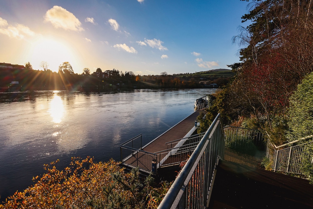 The Lakeside Hotel and Leisure Centre by null