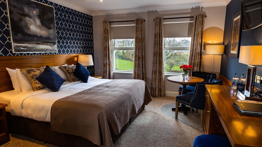 The Lakeside Hotel and Leisure Centre by null