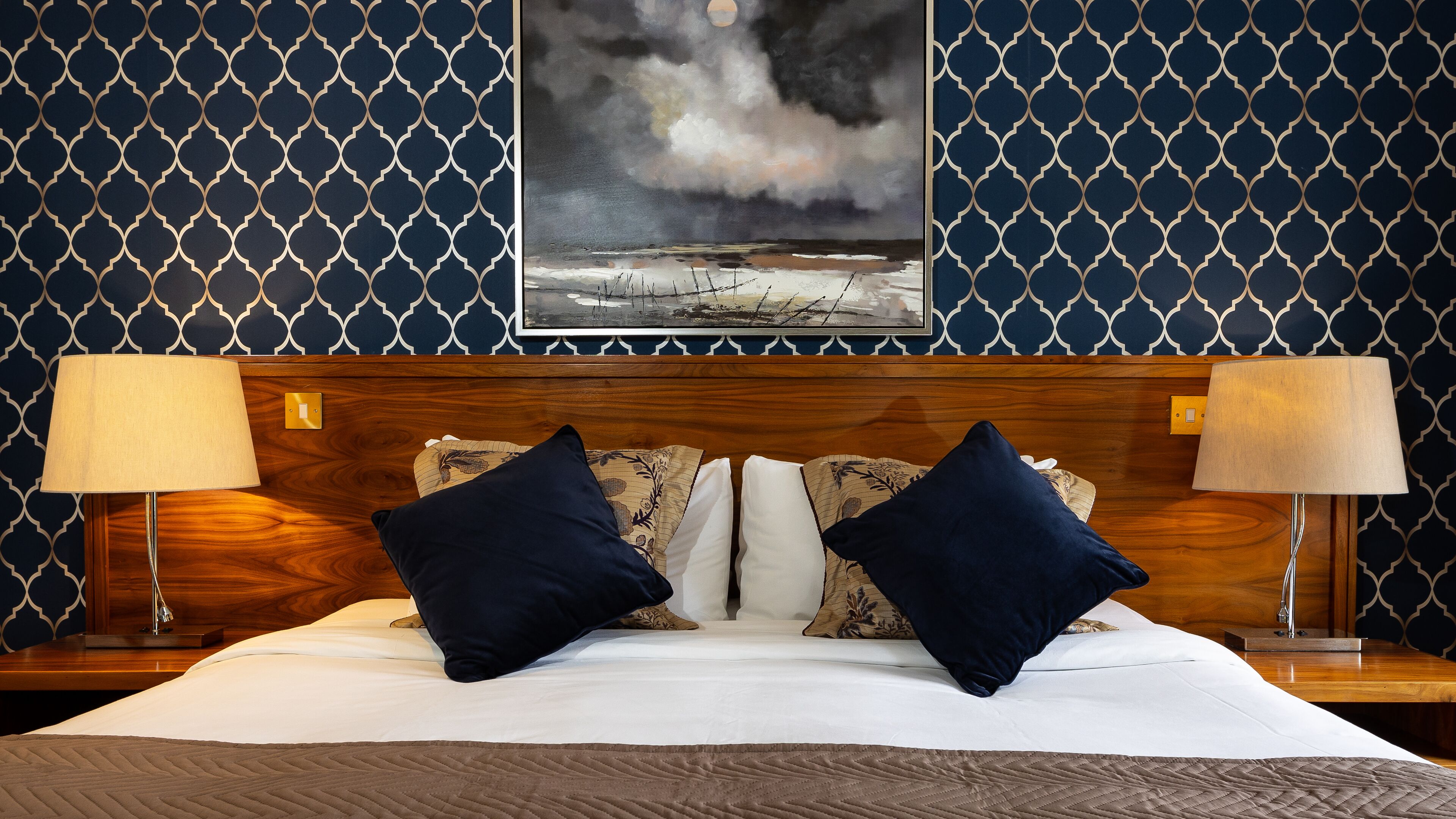 standard double room | 1 bedroom, premium bedding, in-room safe, desk