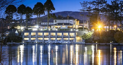 The Lakeside Hotel & Leisure Centre