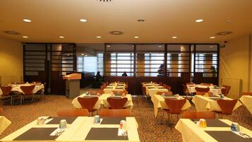 Ontbijt (EUR 15 per persoon)