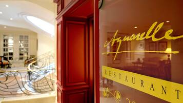 2 restaurants, breakfast, lunch, dinner served; international cuisine