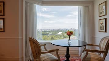 Minibar, in-room safe, individually furnished, desk