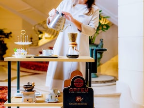 Minibar, värdeförvaringsskåp på rummet, unika möbler och skrivbord