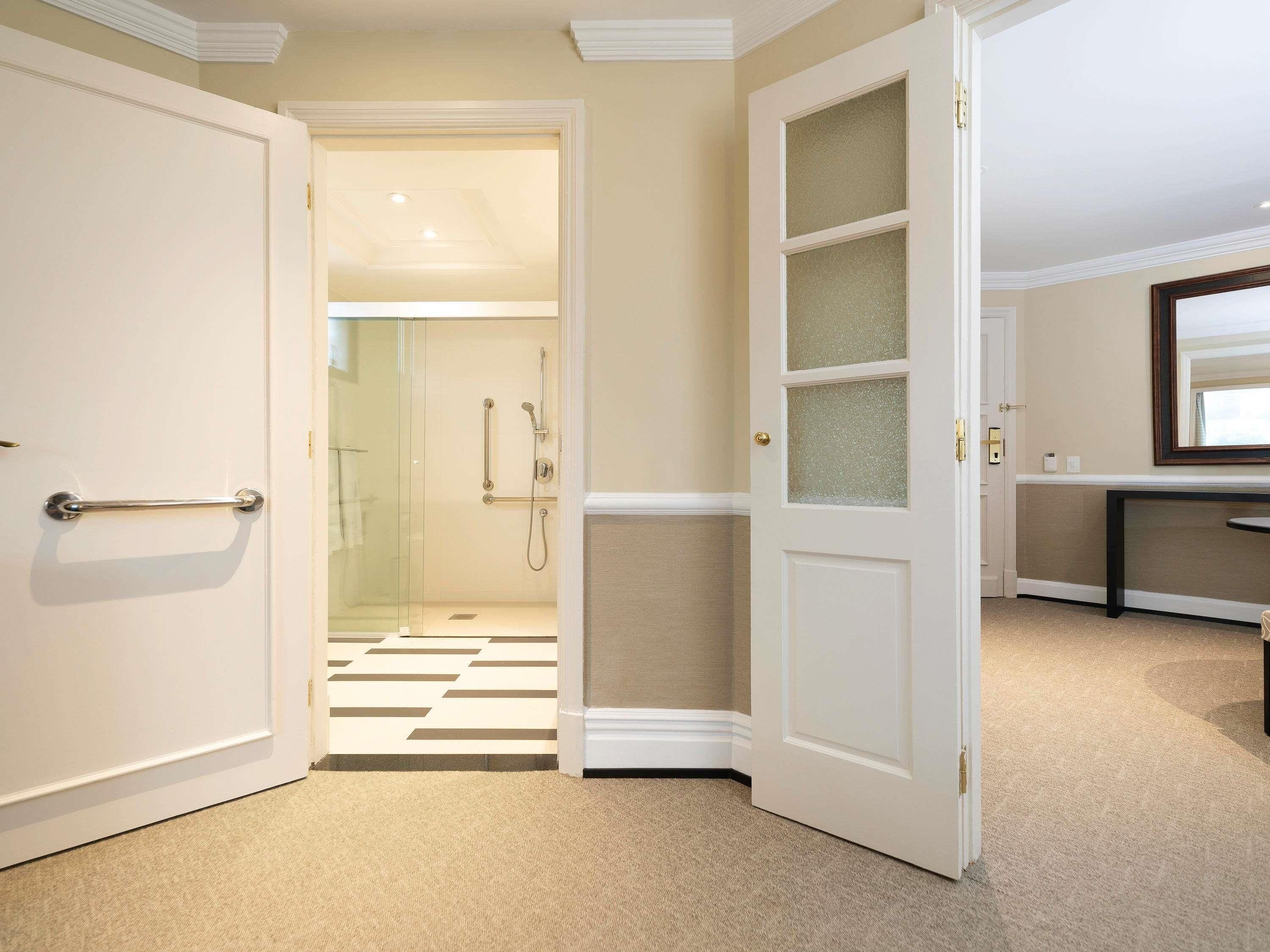 Superior-rum - 1 dubbelsäng - tillgänglighetsanpassat | Minibar, värdeförvaringsskåp på rummet, unika möbler och skrivbord