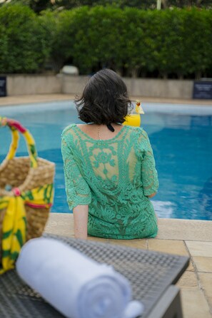 Outdoor pool, pool umbrellas, sun loungers
