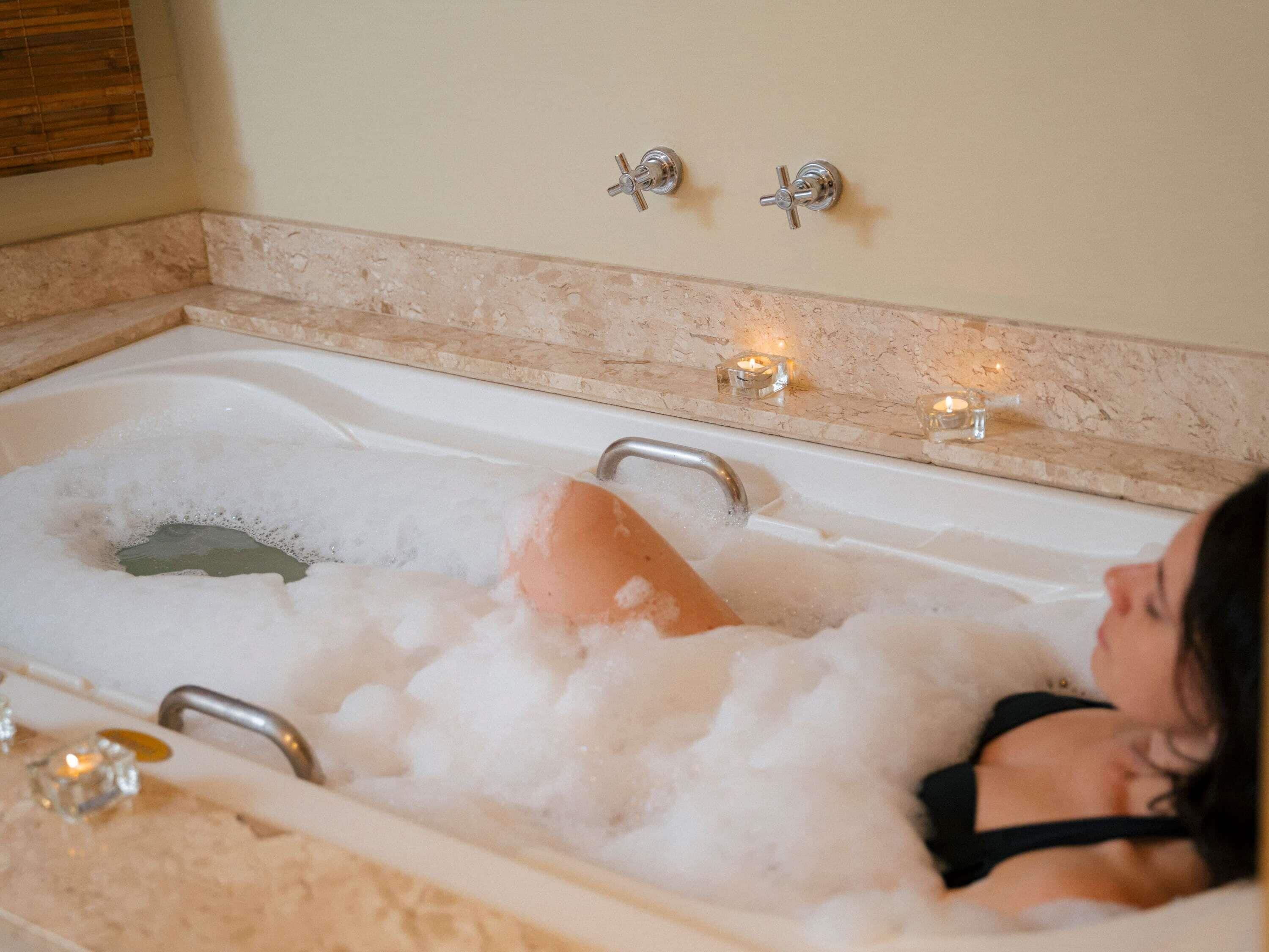 身体护理、深层组织按摩、运动按摩、身体磨砂、面部护理、脚底按摩