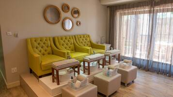 Soins corporels, soins d'aromathérapie, massages aux pierres chaudes