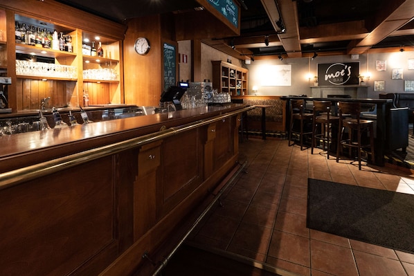 Bar (en la propiedad)