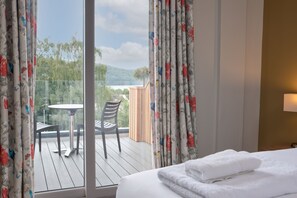 THE BISKEY BALCONY (not pet friendly) | Hypo-allergenic bedding, in-room safe, desk, iron/ironing board - The Ro Hotel (Windermere)