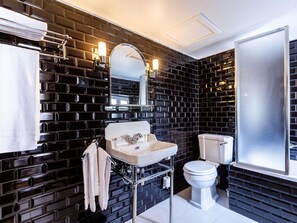 Privilege, Nhà Duplex, 1 giường đôi | Bàn, khu vực làm việc phù hợp cho laptop, màn/rèm cản sáng