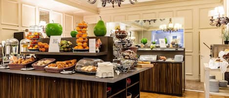 Tägliches Frühstücksbuffet gegen Gebühr