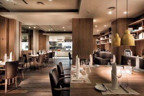 Dining - Estrel Hotel Berlin (Berlin)
