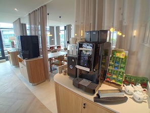 Daily buffet breakfast for a fee - Radisson Hotel Berlin Charlottenburg (Berlin)