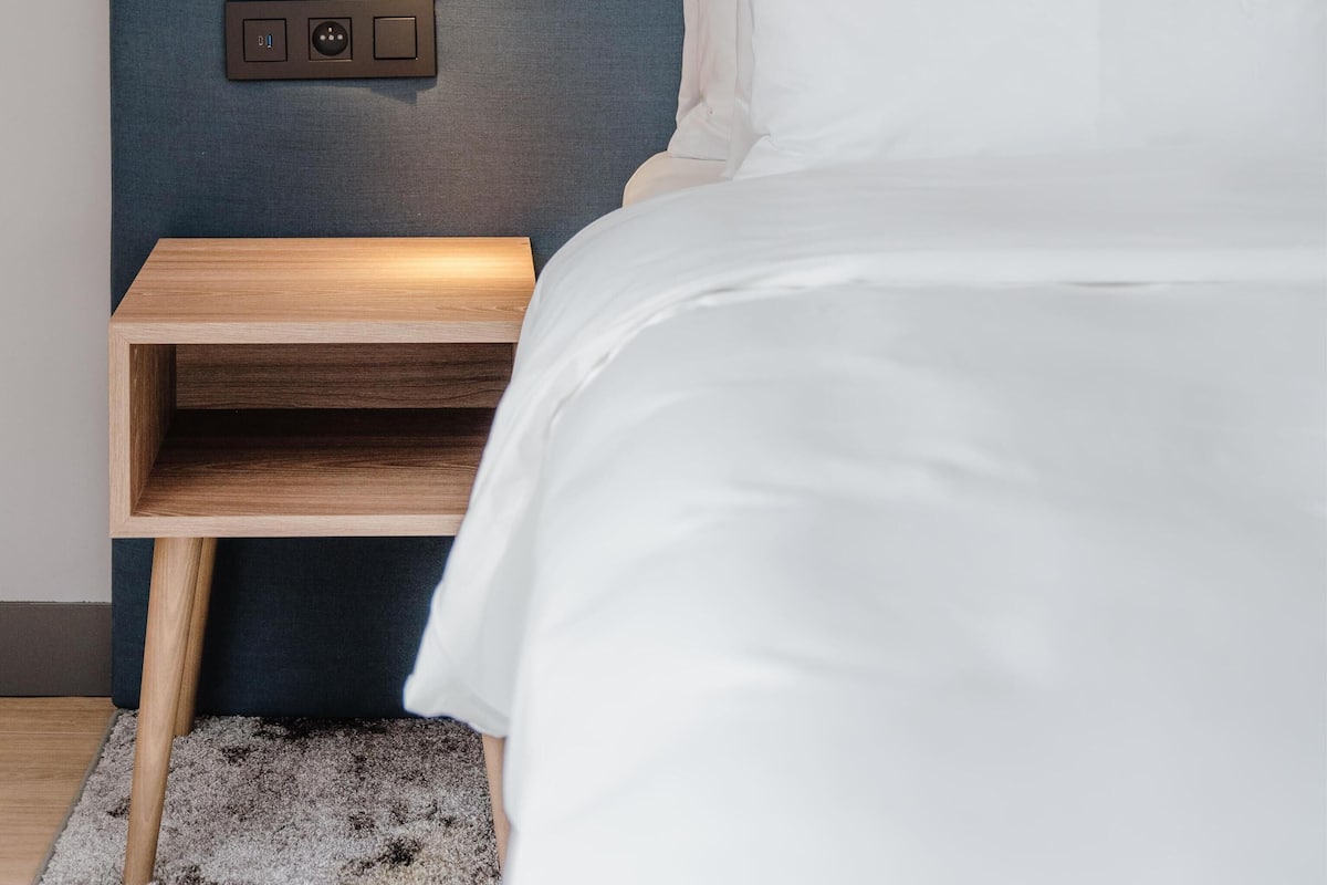 Ropa de cama hipoalergénica y minibar
