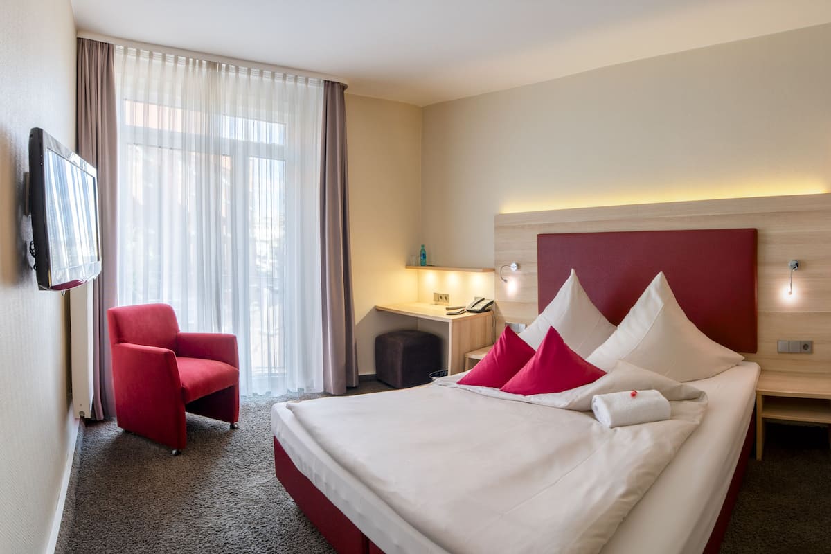 Doppelzimmer | Allergikerbettwaren, Zimmersafe, Schreibtisch, schallisolierte Zimmer
