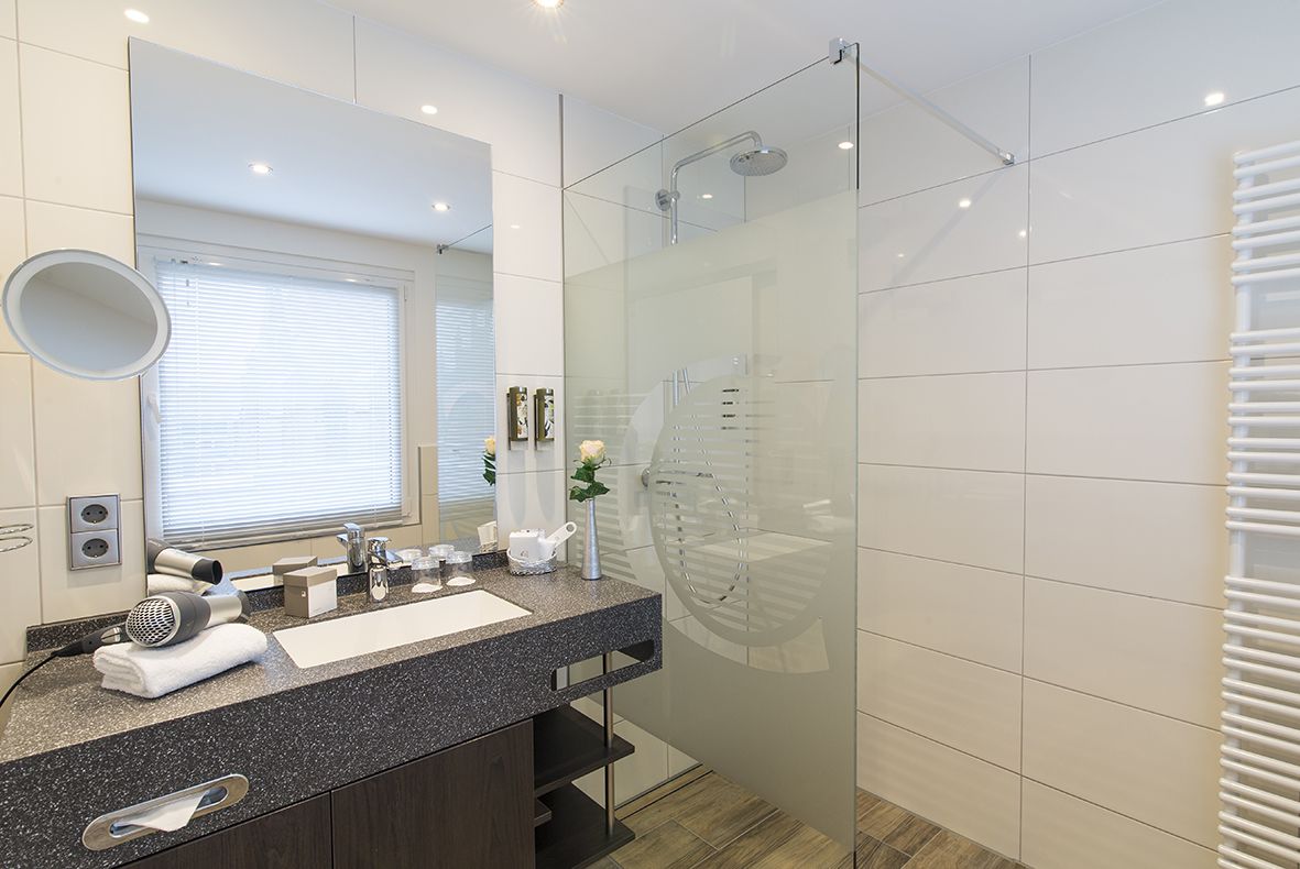 Superior-Doppelzimmer | Badezimmer | Haartrockner, Handtücher, Seife, Shampoo
