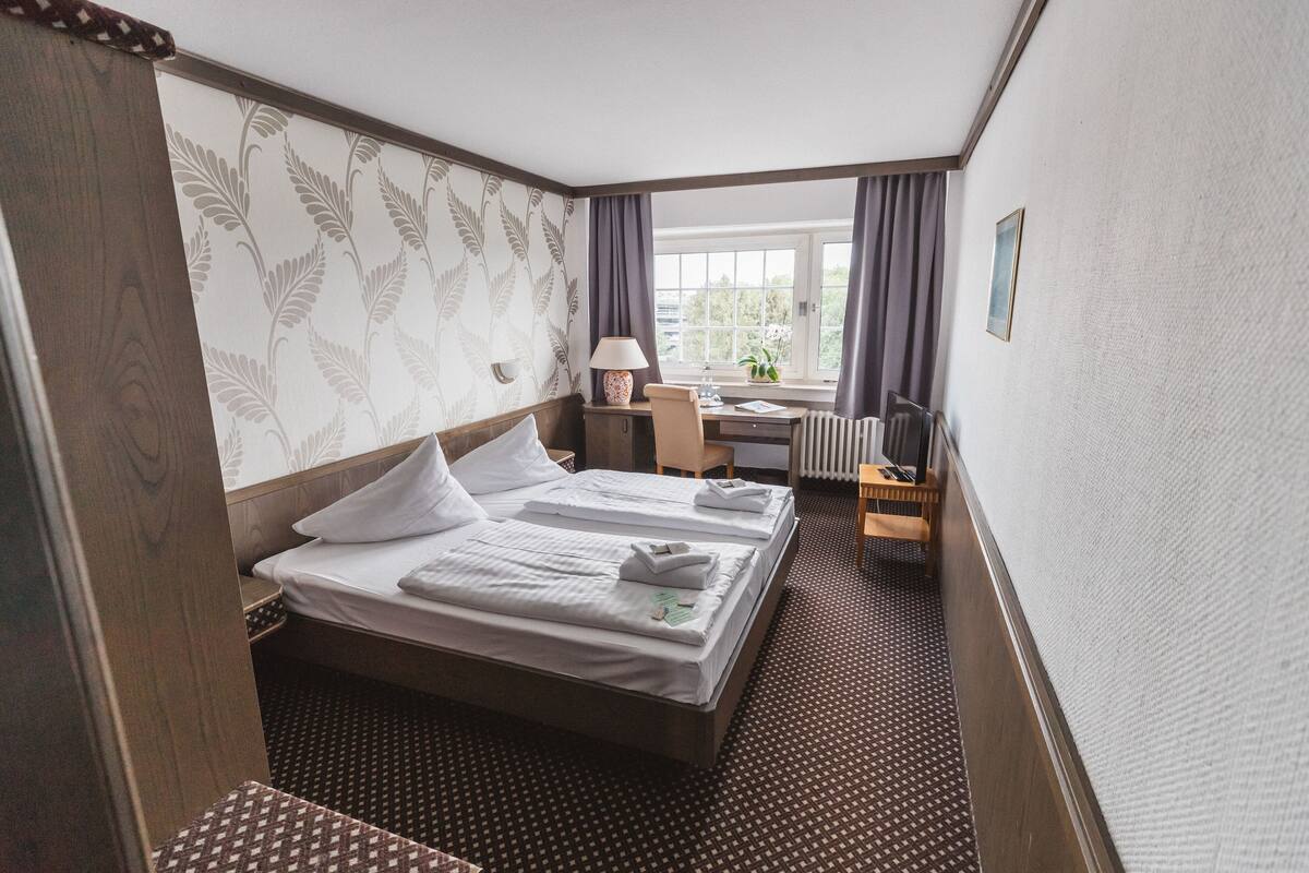 Standard Double Room | Hypo-allergenic bedding, desk, blackout curtains, soundproofing