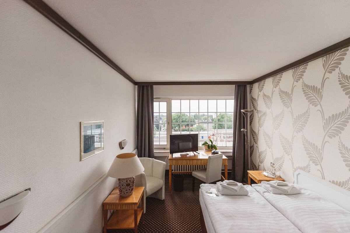 Economy Double Room | Hypo-allergenic bedding, desk, blackout curtains, soundproofing