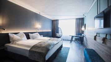 Quarto superior, 1 cama de casal | Roupas de cama antialérgicas, cofres nos quartos, escrivaninha