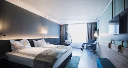 elaya frankfurt oberursel, Trademark Collection
